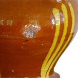 Cruche ou gargoulette ancienne en faïence française à glaçure rayée jaune