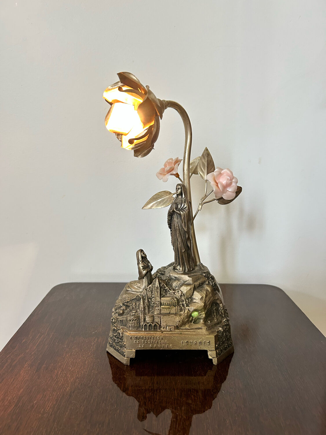 Vintage lamp Lourdes