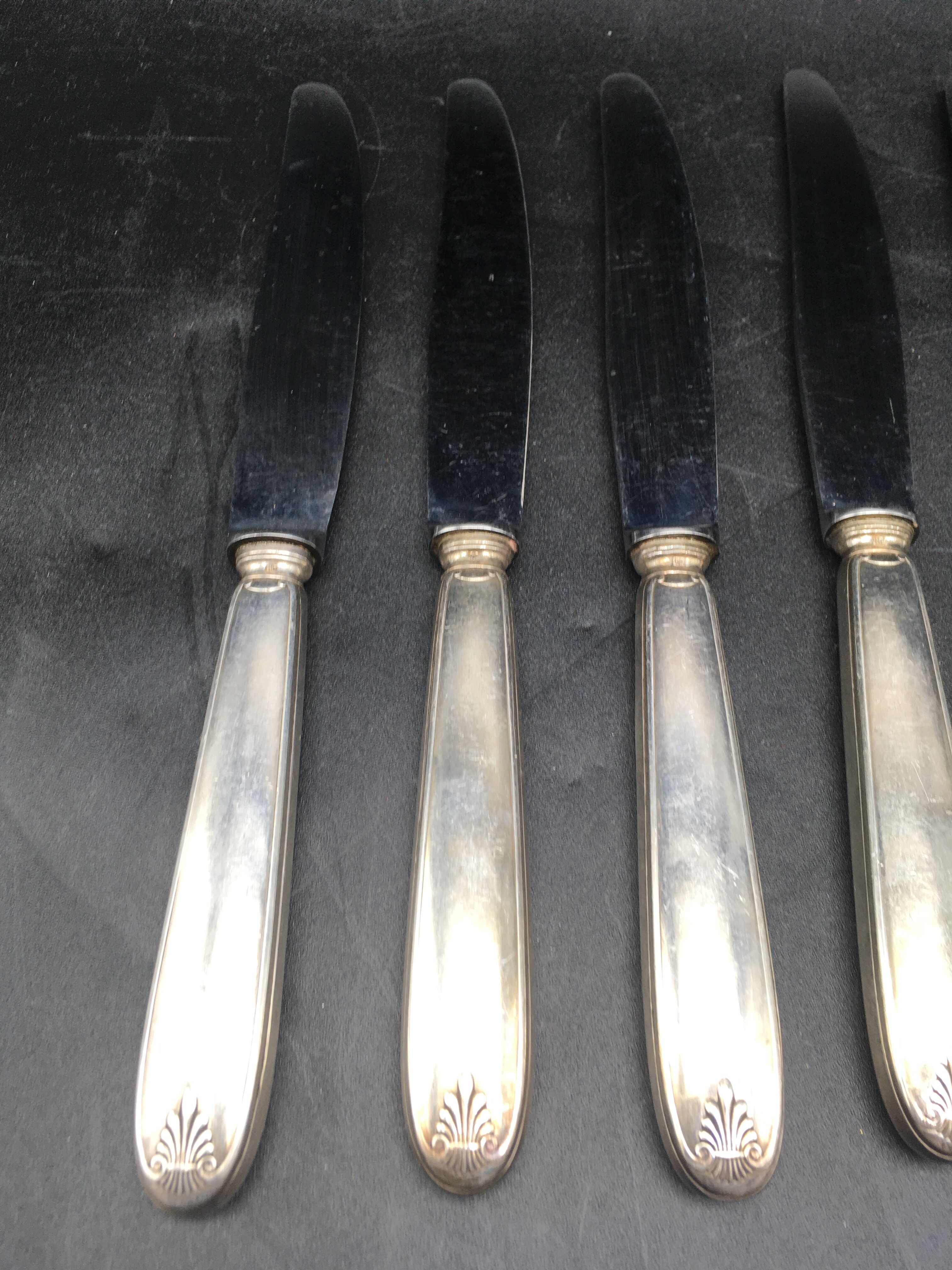 6 table knives in silver metal model coquille