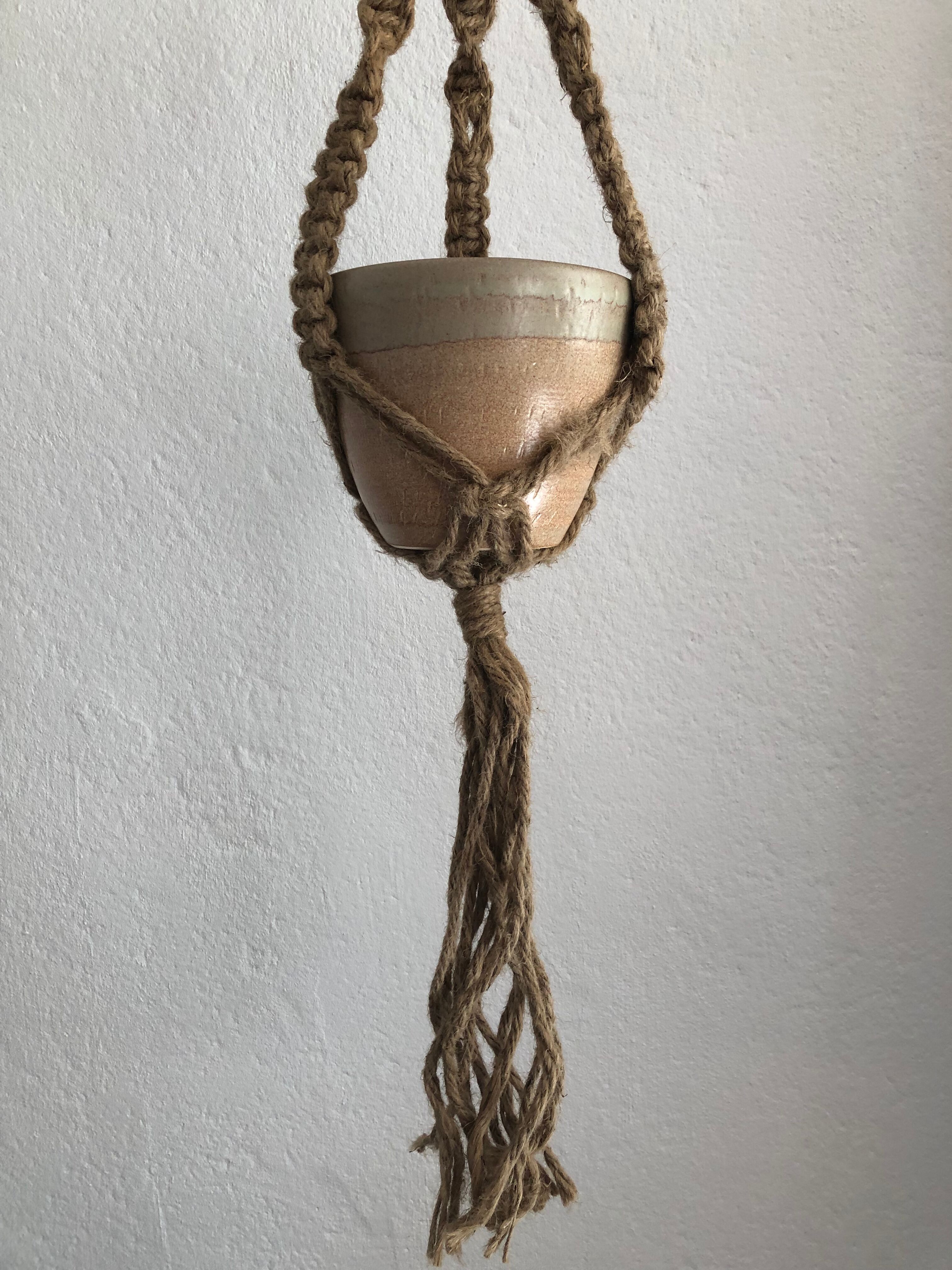 Vintage macramé suspension