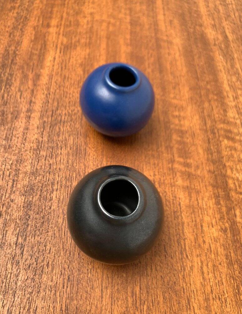 Small minimalist round vases from a mid-century pottery studio by Hildegard and Peter Delius for Hamelner Töpferei, 1960s, set of 2.