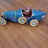 Old tin car