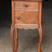 Rare chevêt a.arbey (from the old walnut) from the beginning of the century in walnut.