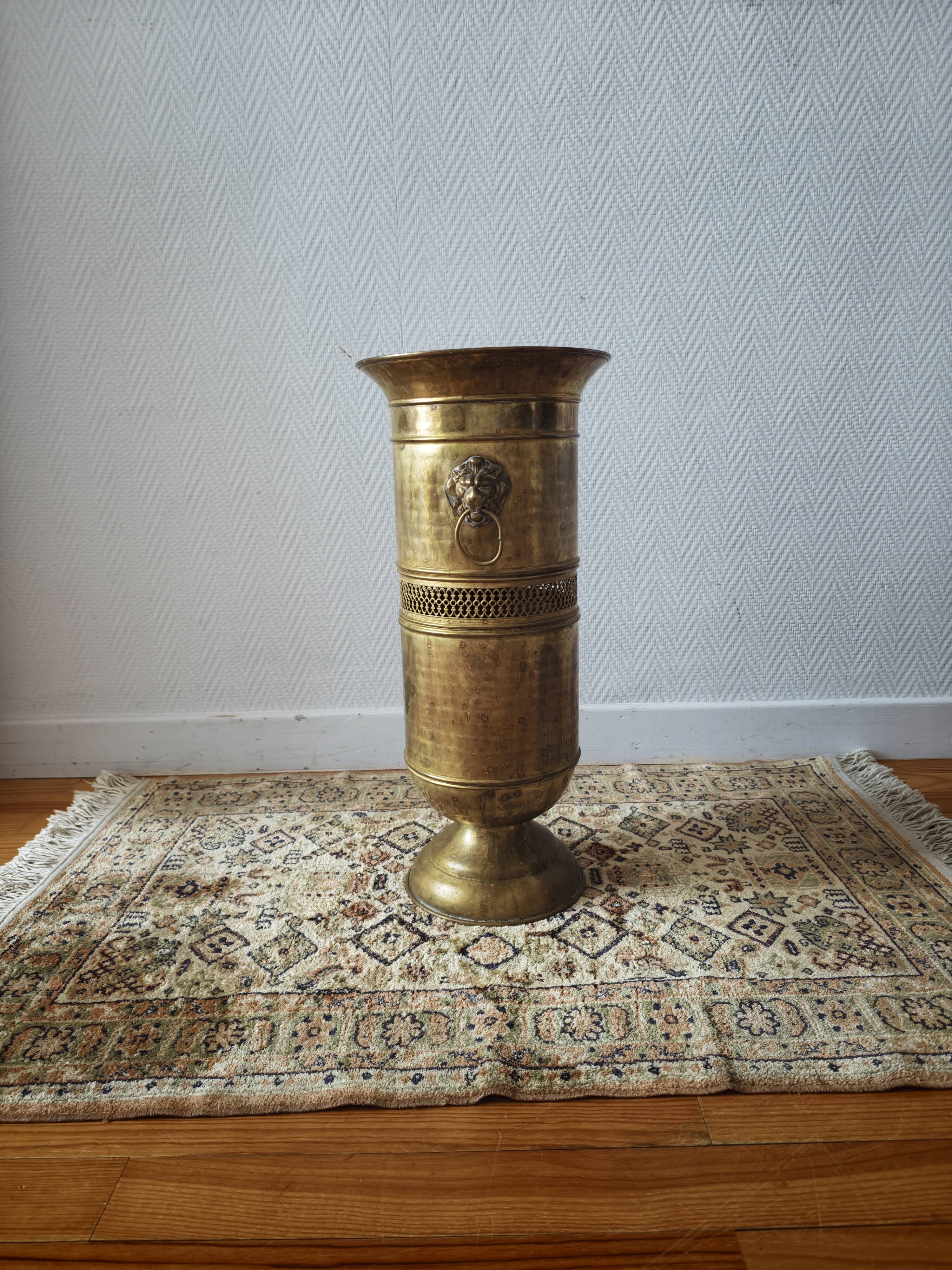 Vintage brass umbrella stand – lion head handles