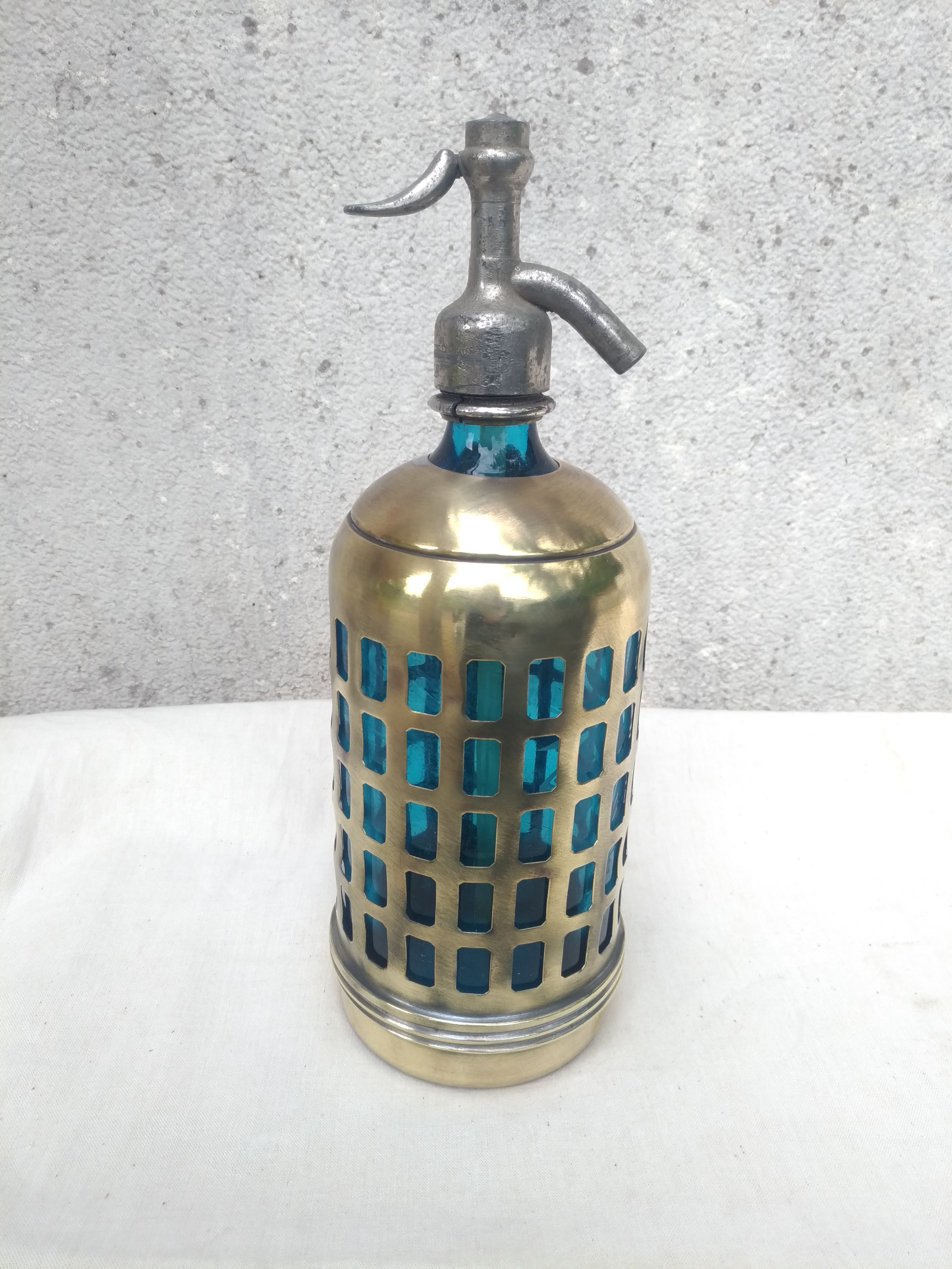 Seltz water siphon