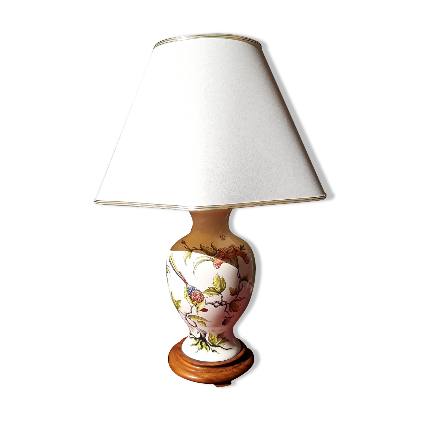 Lamp birds, flowers and ladybugs