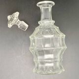 Carafe en verre à facettes