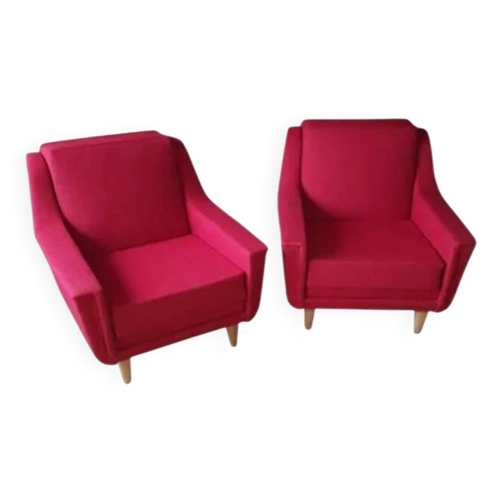 Vintage armchairs refurbished to new by Ramos Zanussi.