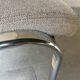 Fauteuil bas vintage chrome et tissu gris/beige