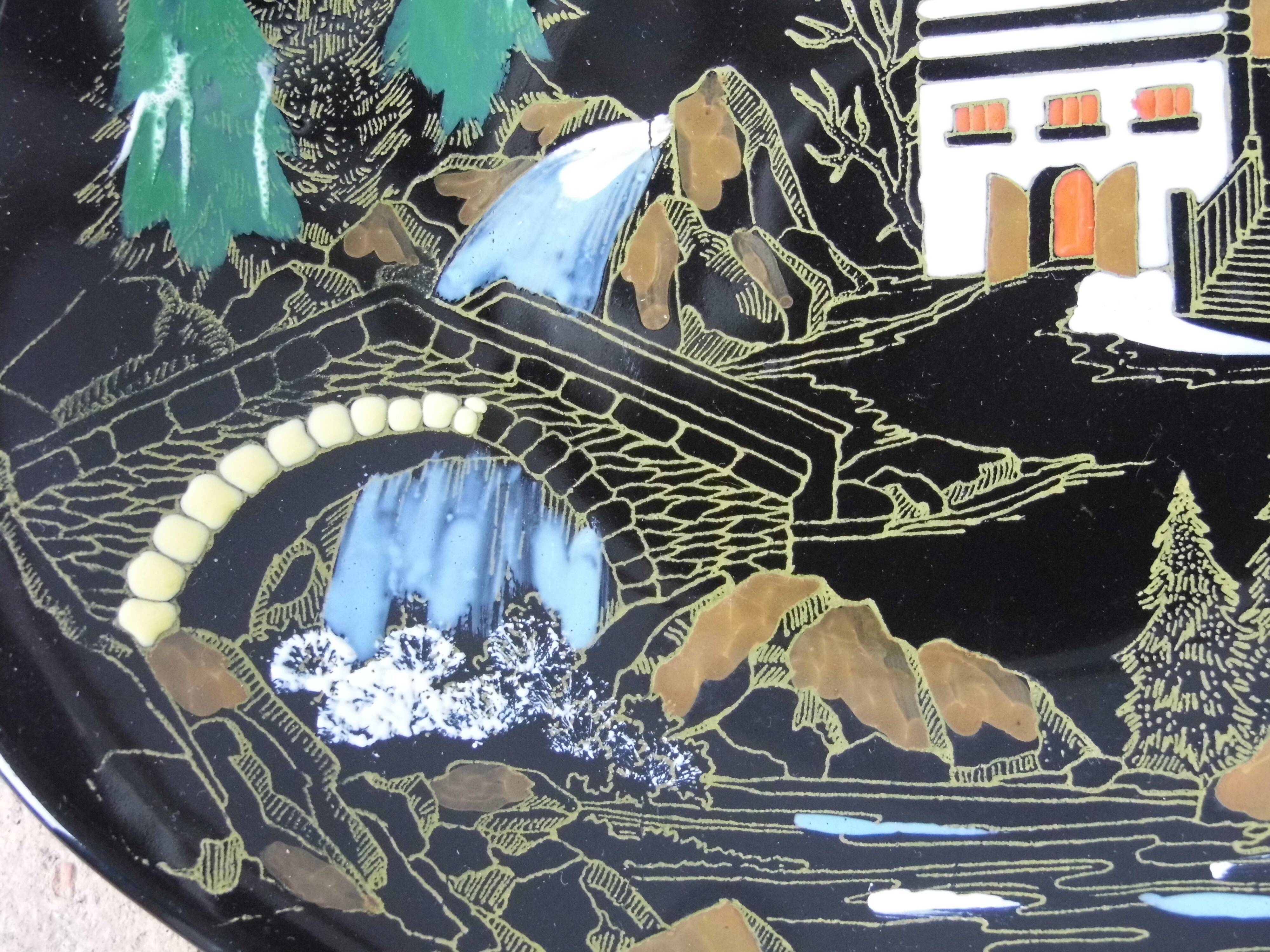 Assiette en faïence émaux de Longwy décor de montagne et chalet, années 60/70 Vintage