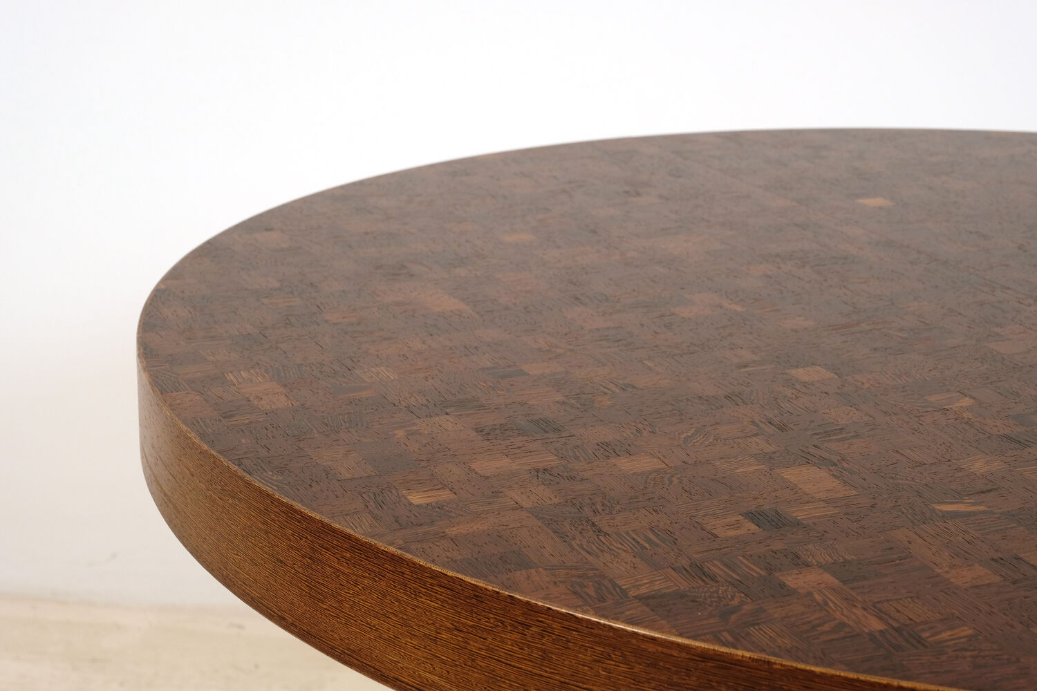 Extendable round table by D. Waeckerlin 1970