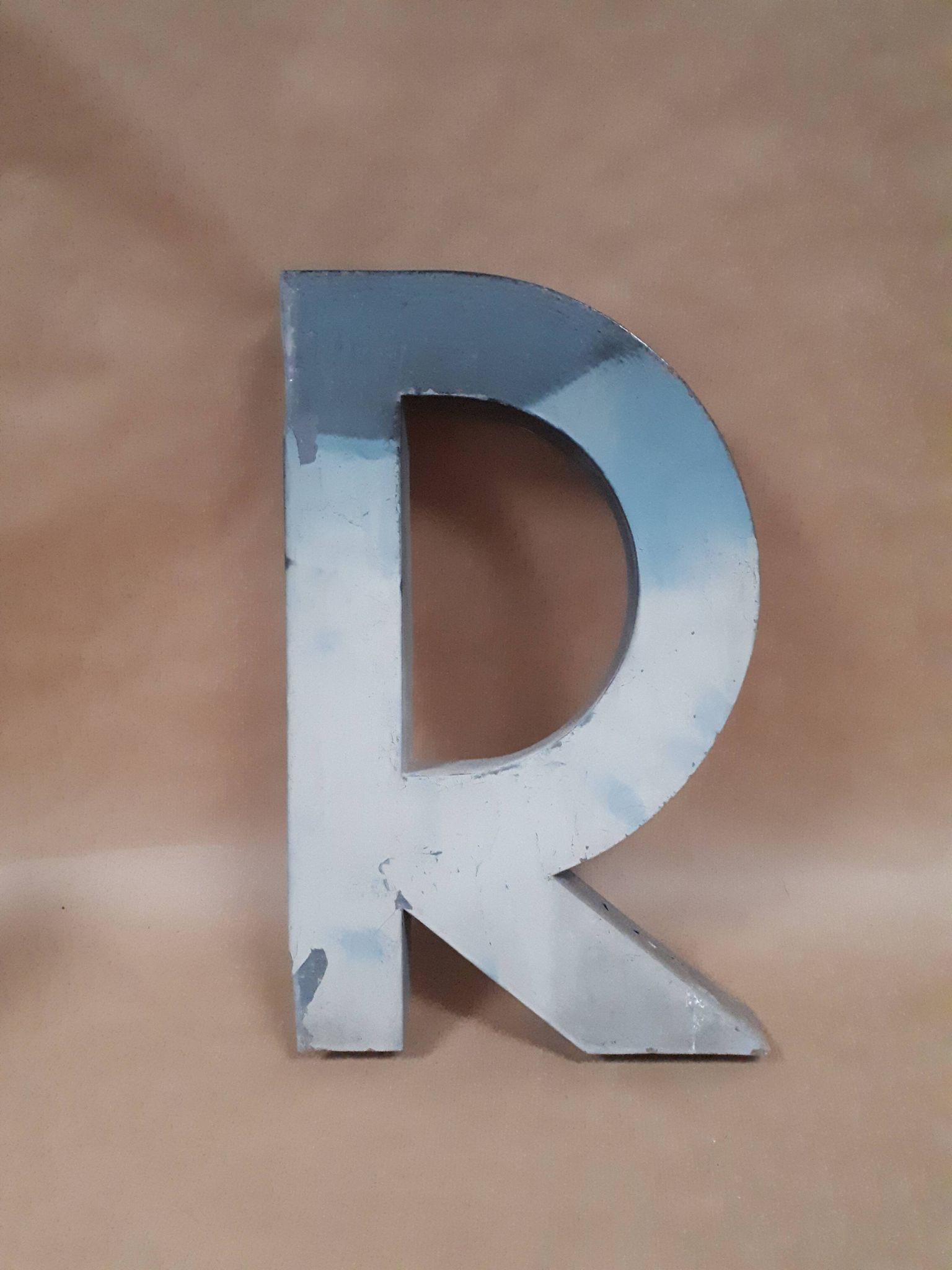 Letter of sign R metal zinc painted vintage 1950