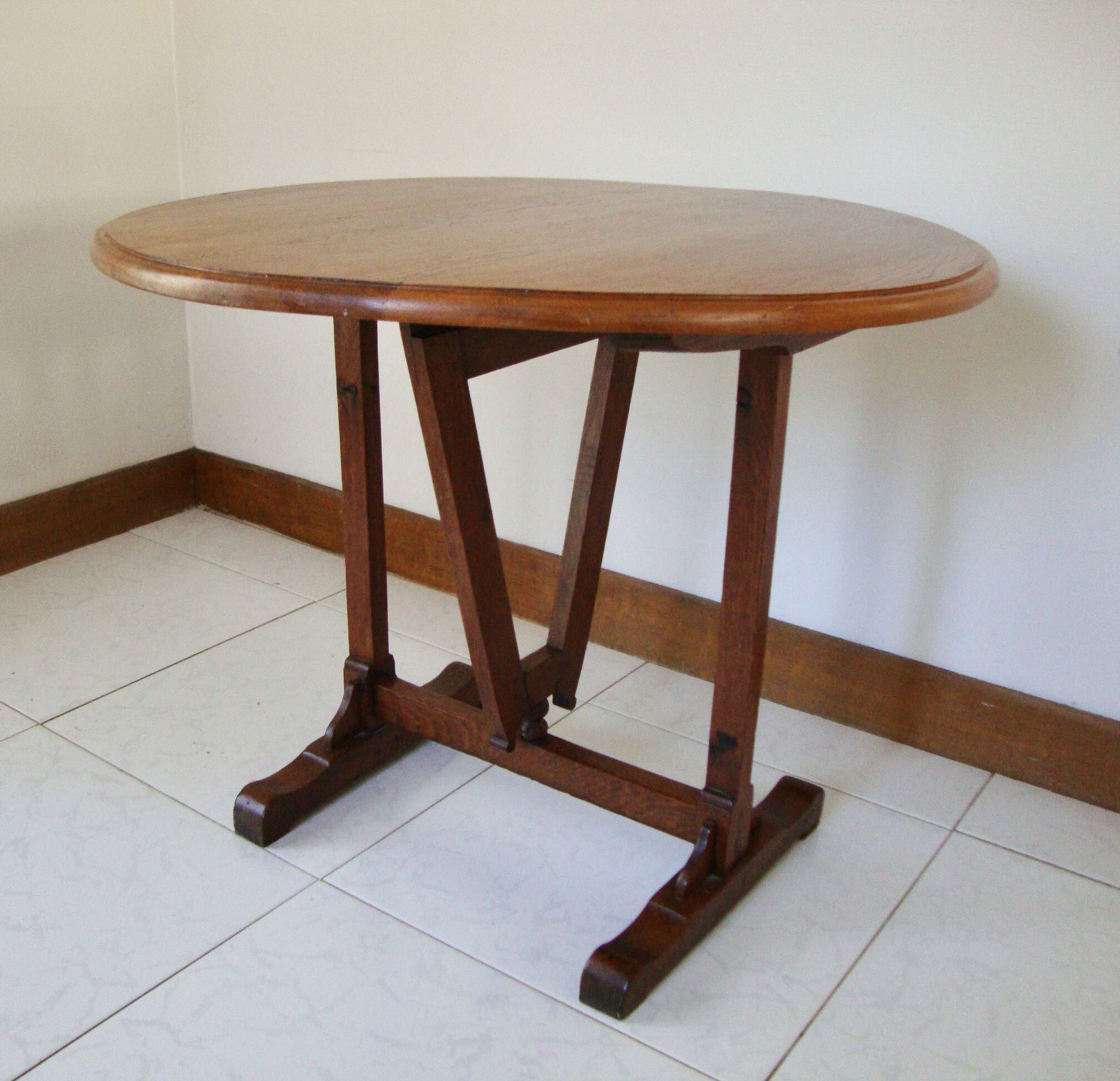 Oak winegrower's table