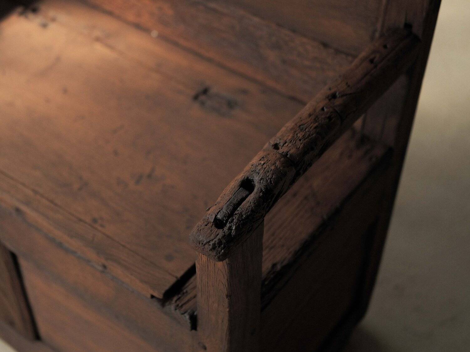 Farm chest bank in solid wood, Auvergne, 19th century