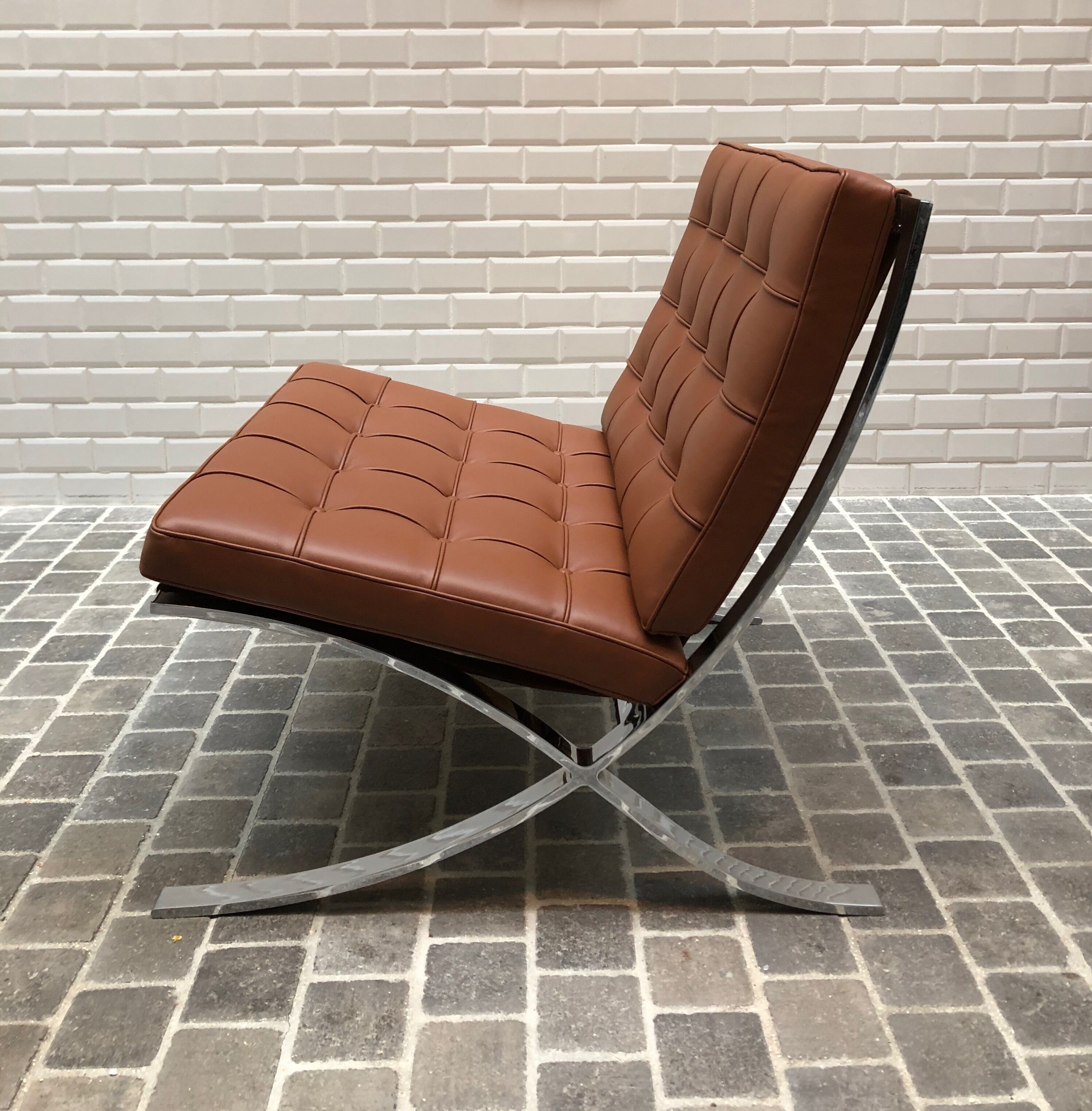 Fauteuil Barcelona de Mies van de Rohe pour Knoll