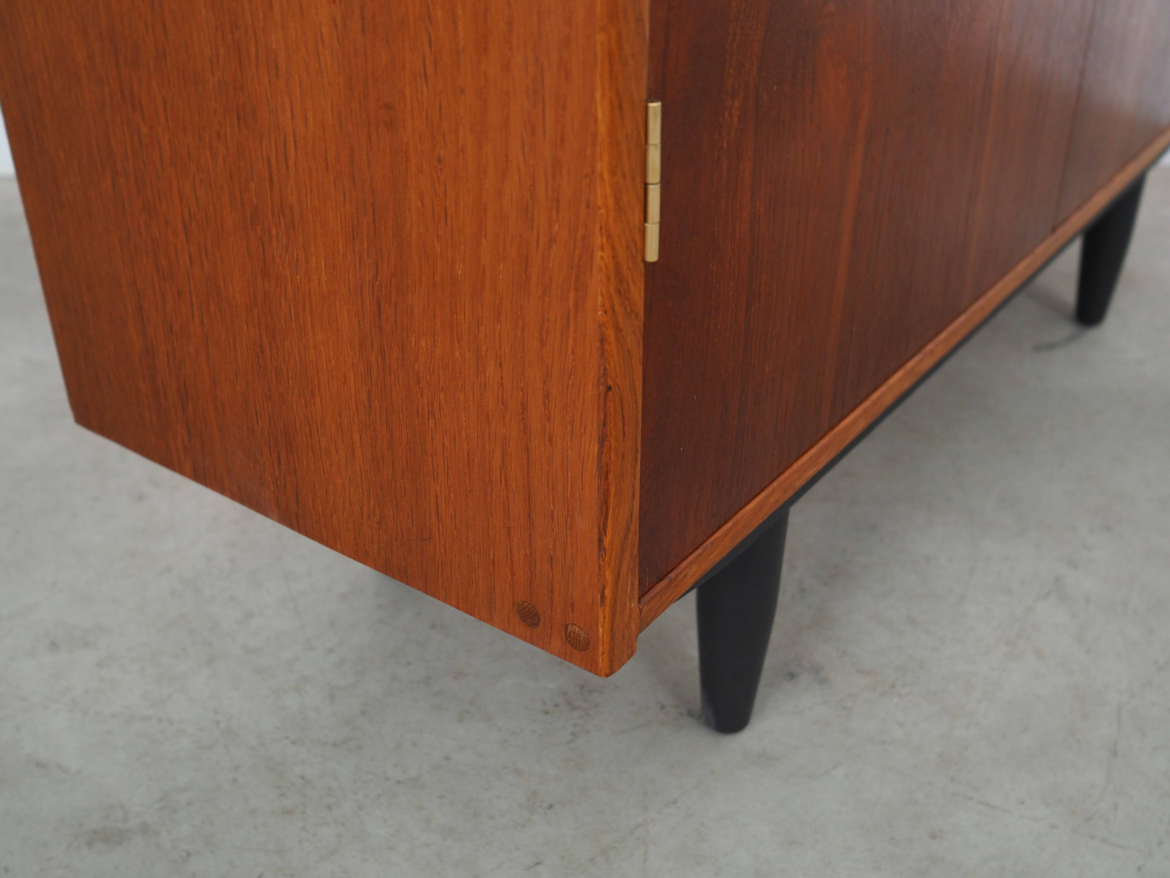 Armoire en chêne, design danois, années 1960, designer : Hans J. Wegner, fabricant : Ry Møbler