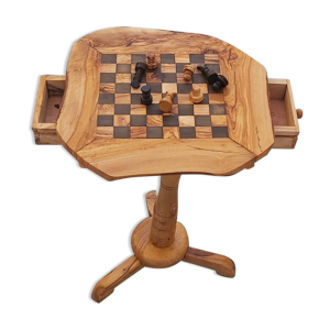 Table d'échecs rustique avec tiroirs