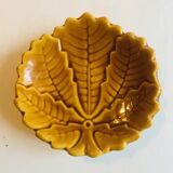Leaf-shaped cup