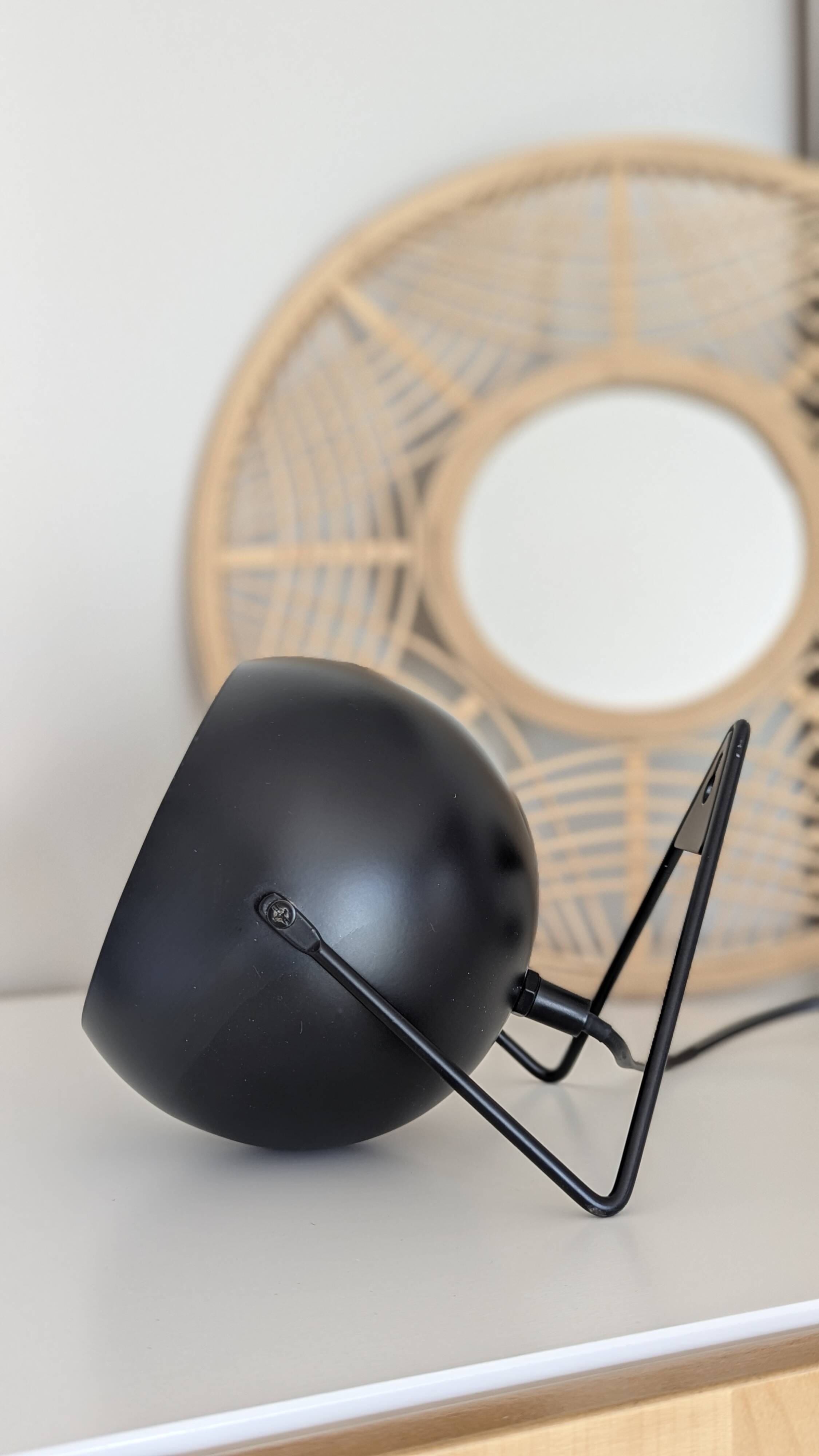 Black eyeball lamp (L-0184)