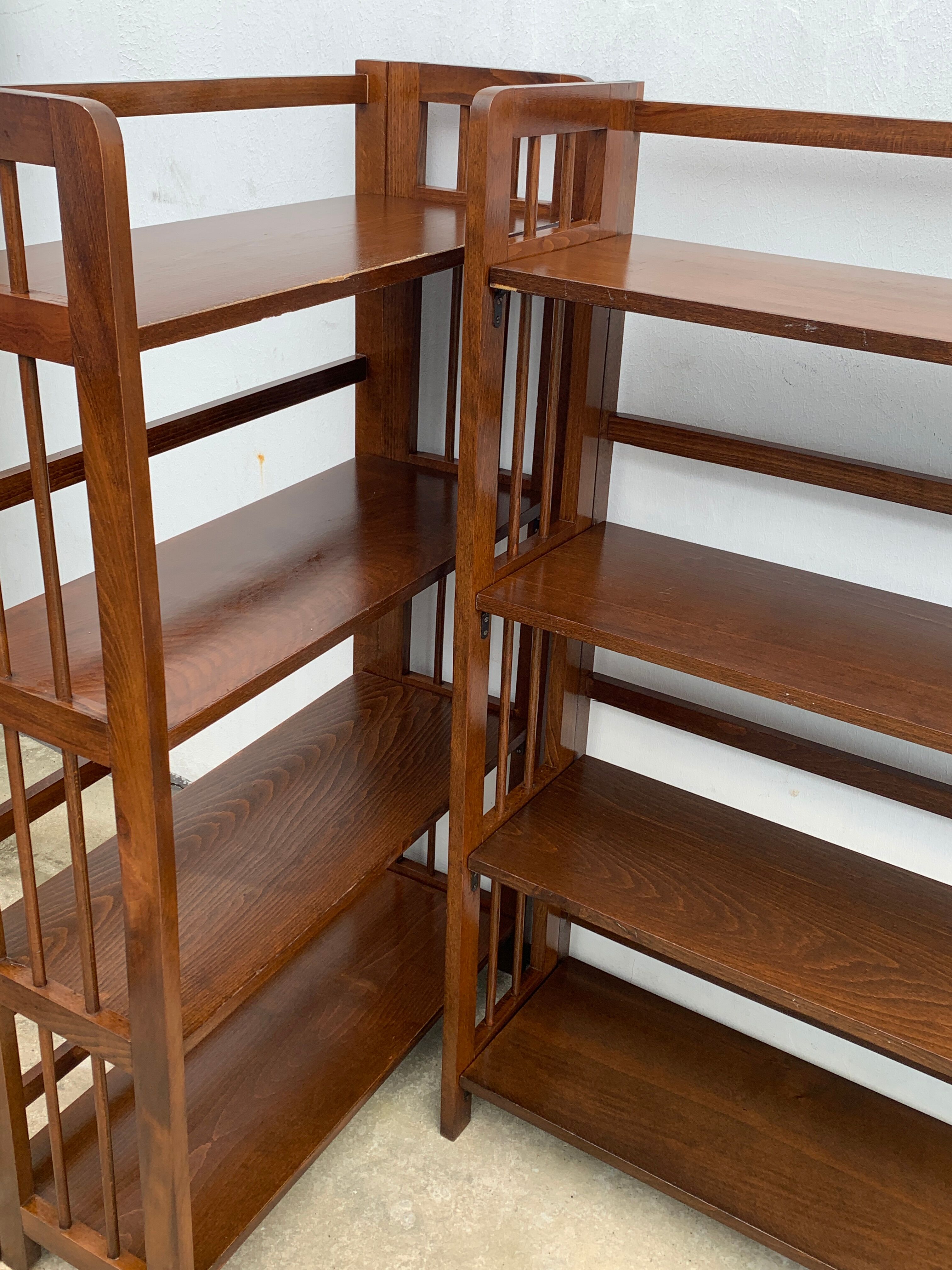 Pair of folding wooden bookcases, 4 shelves, 1950