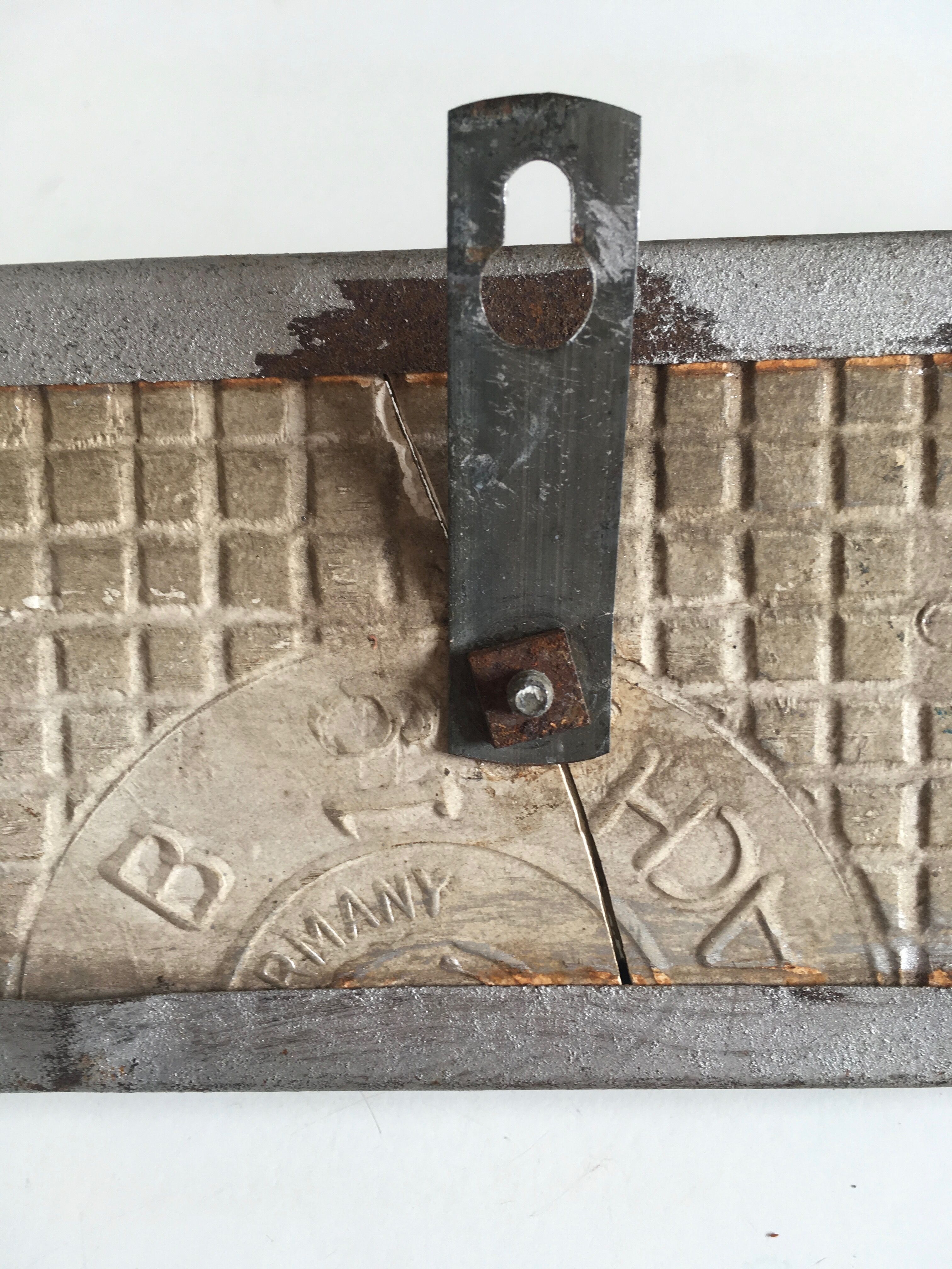 Patère USA hangs ceramic towel Amish 1930