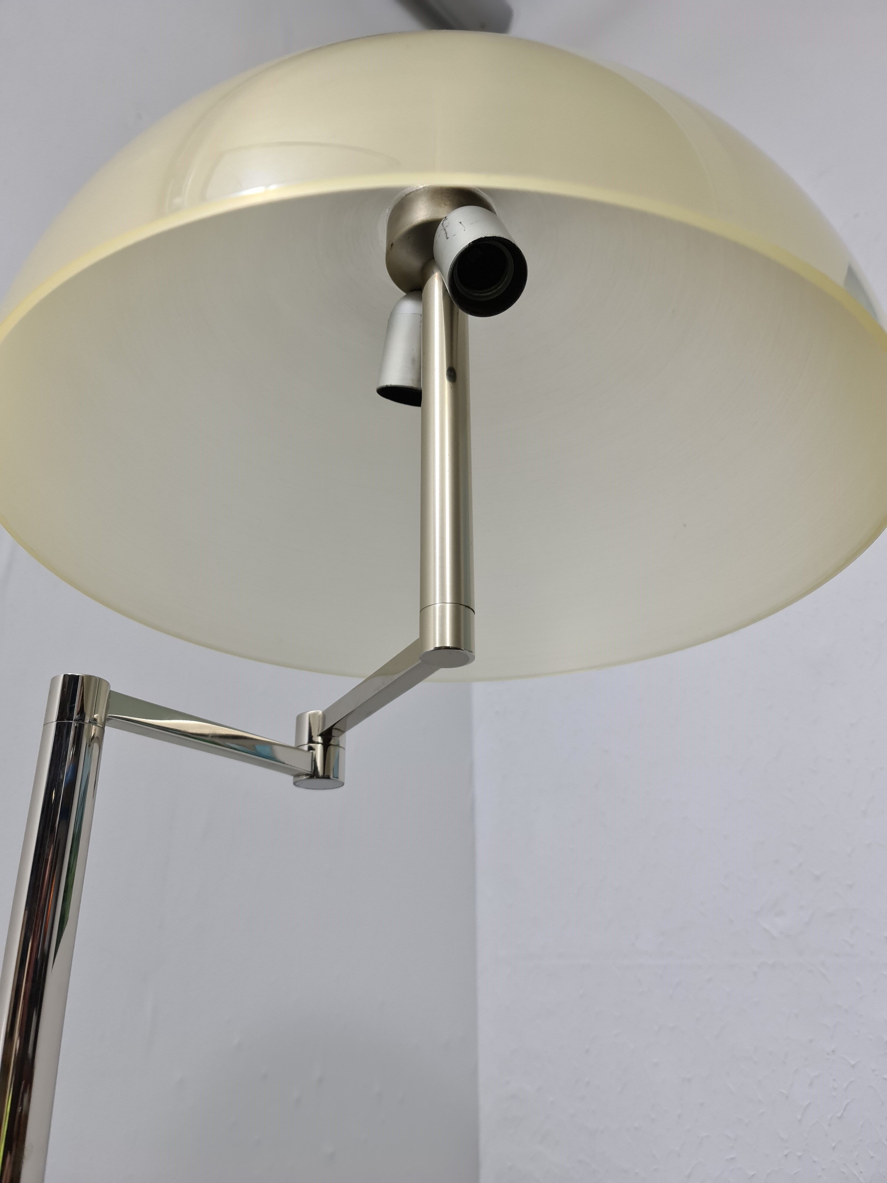 Vintage floor lamp in metal and synthetic resin