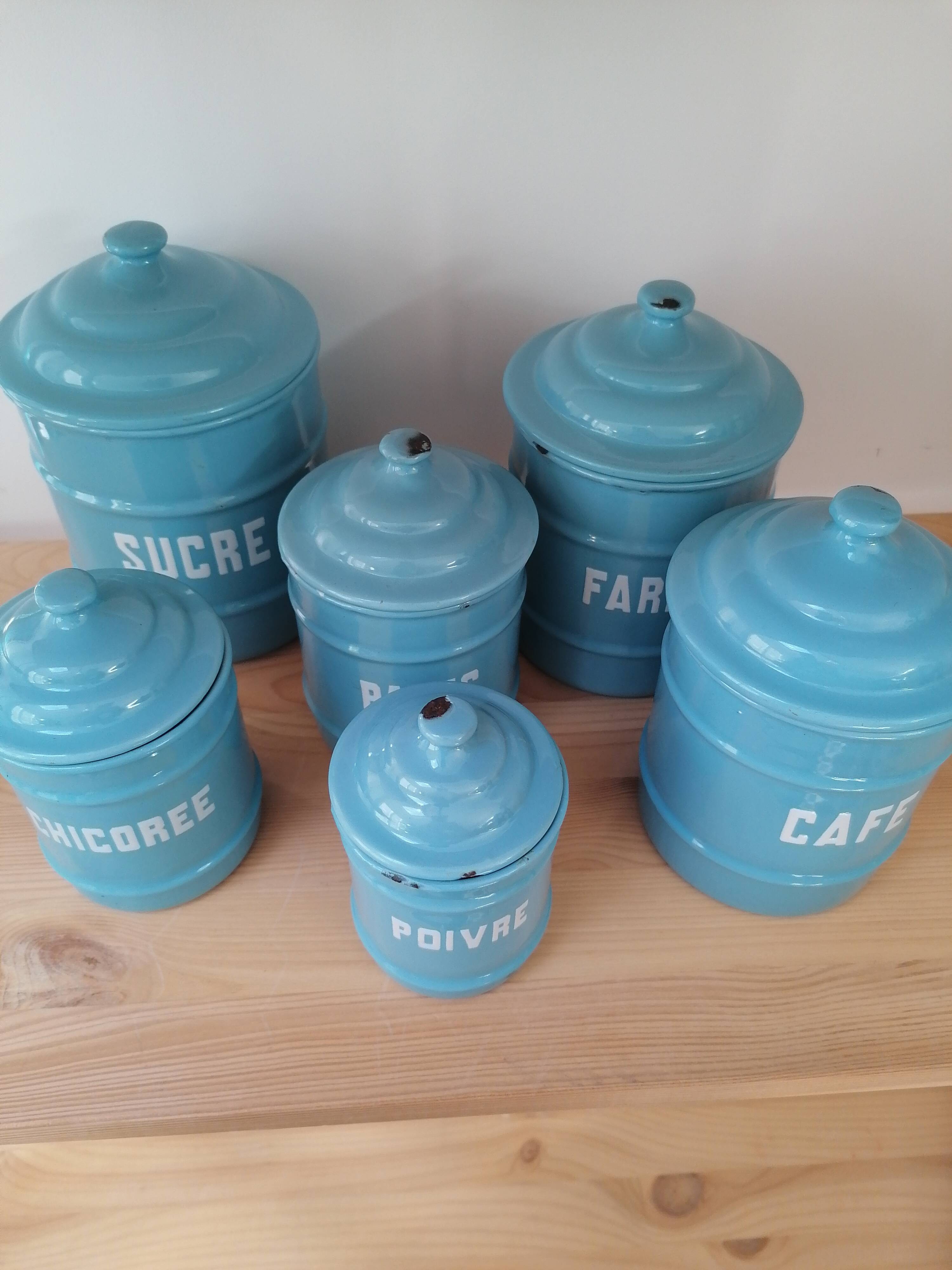 Series of enamel pots for spices or condiments