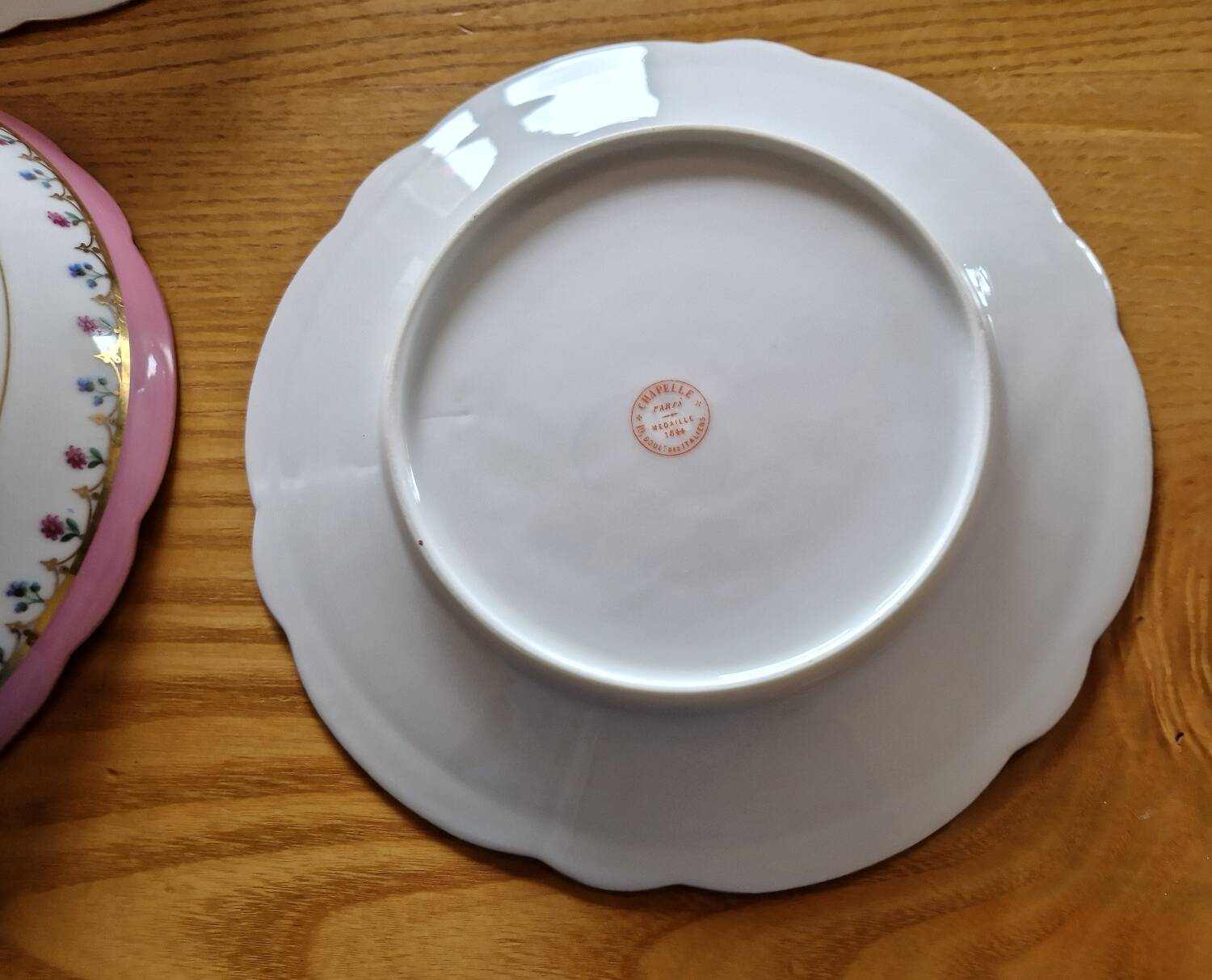 25-piece porcelain dinner service