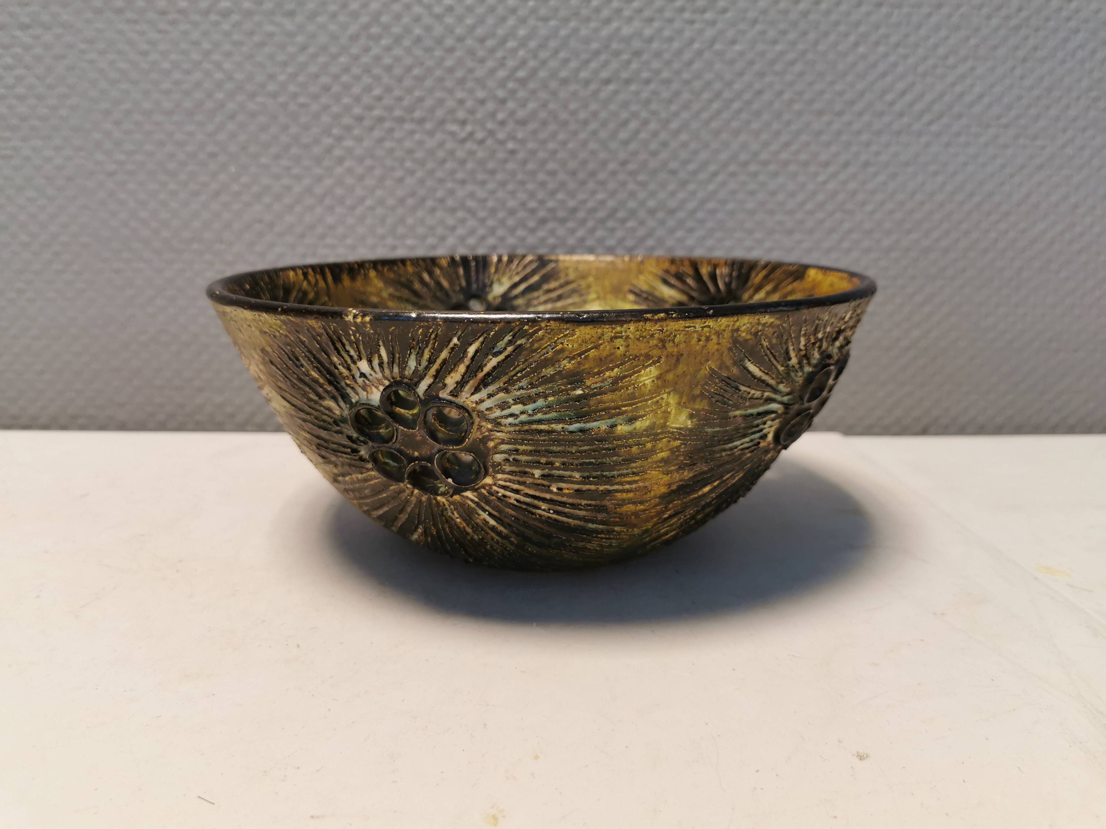 Bol en céramique, conçu par Jette Hellerøe pour son propre atelier de céramique, Danemark années 1980.