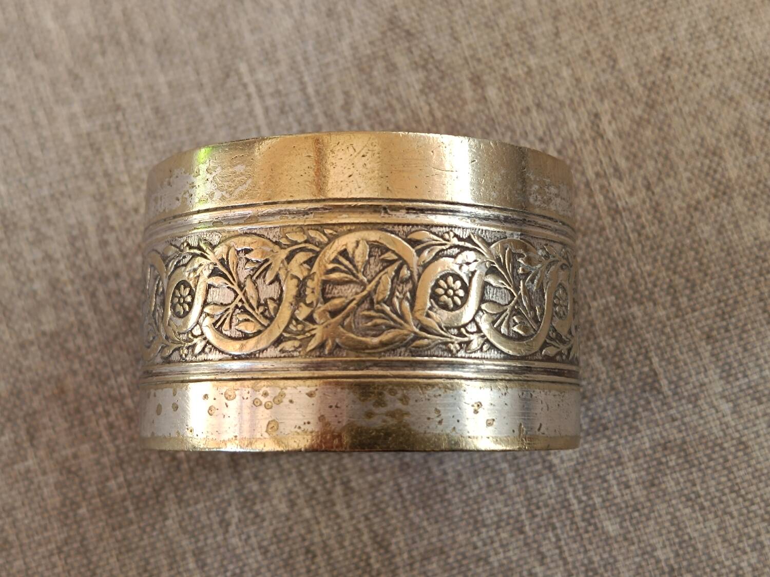 Set of 5 silver metal napkin rings