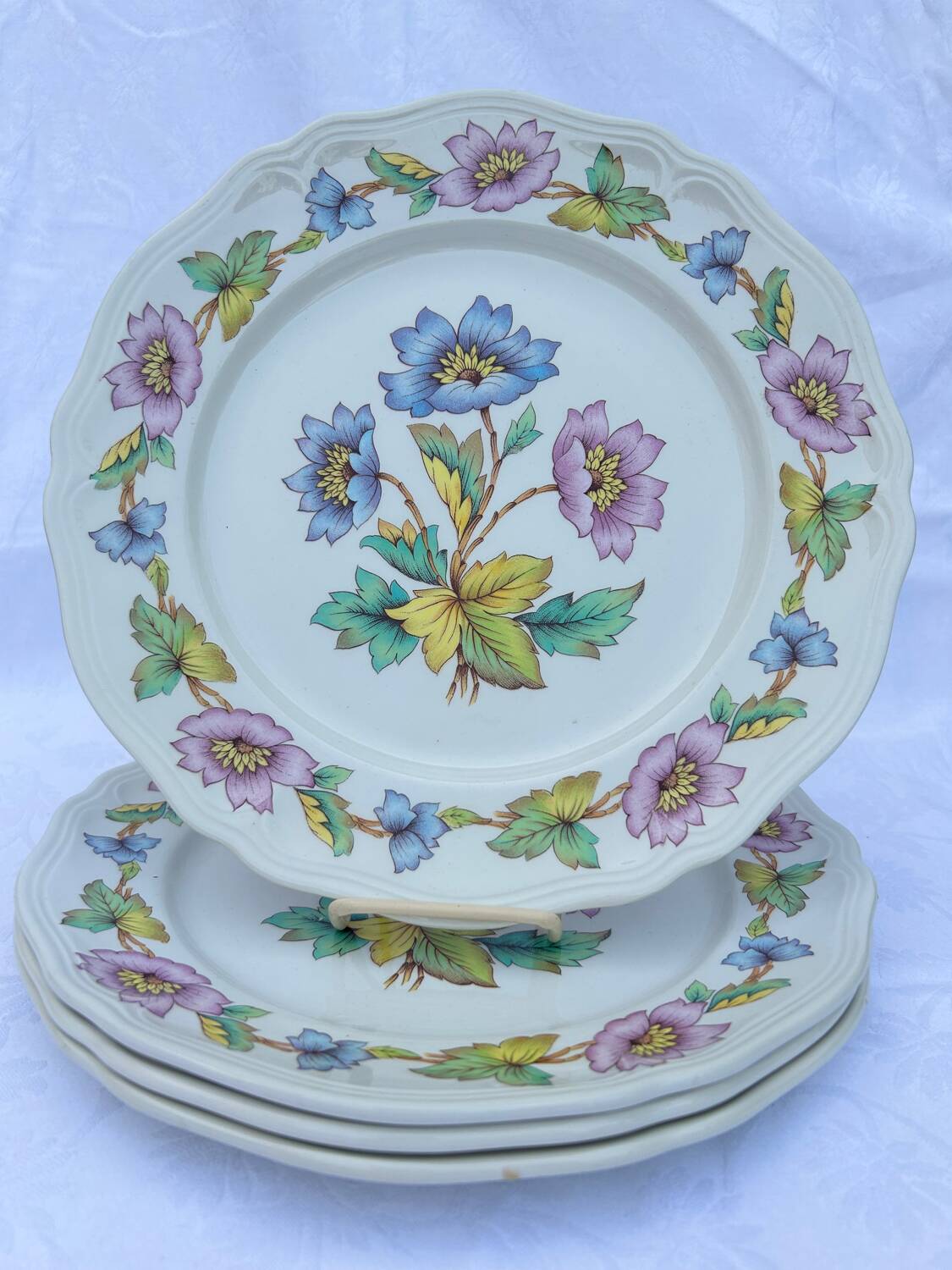 Set of 4 Moulins des Loups flat plates