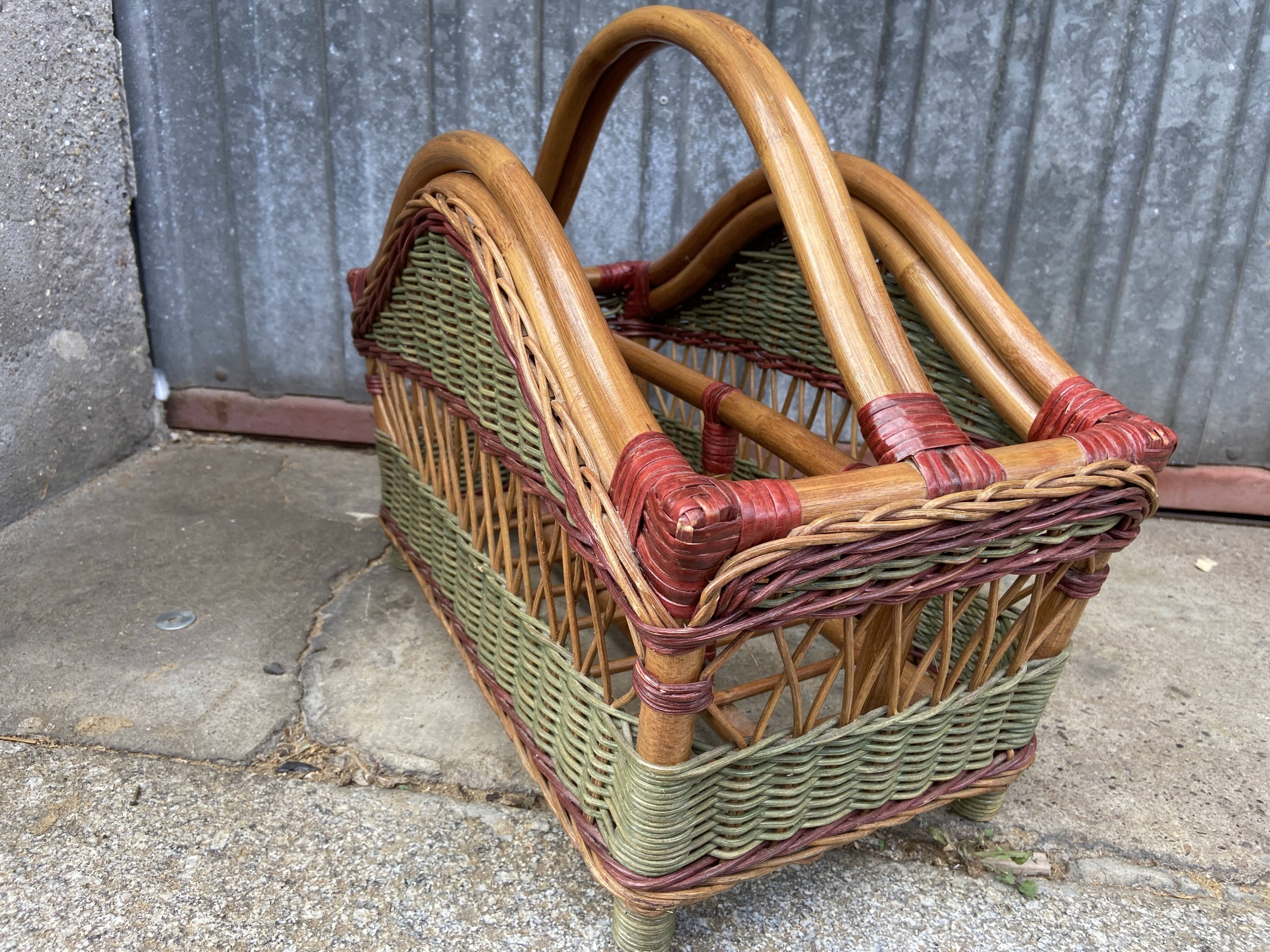 Door vintage rattan magazines