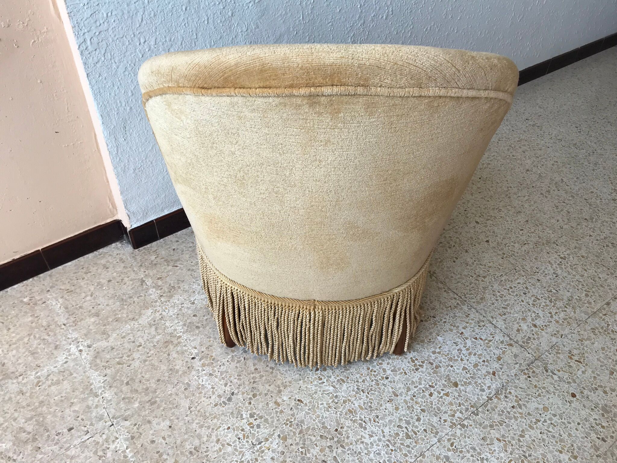 Yellow velvet toad armchair