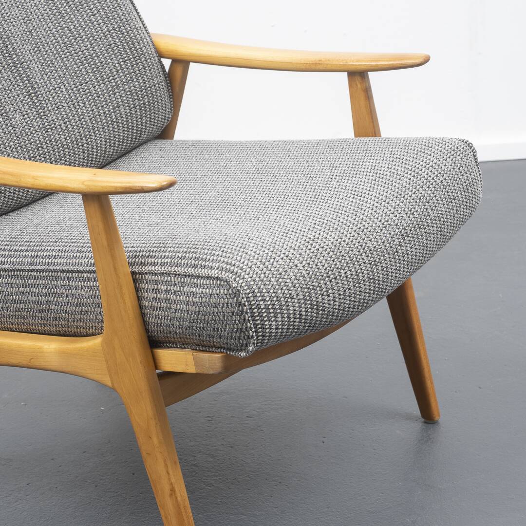 Fauteuil années 50 en merisier restauré, deux disponibles