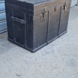 Old trunk lavolaille Paris