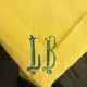 Petite nappe vintage jaune brodée et 12 serviettes