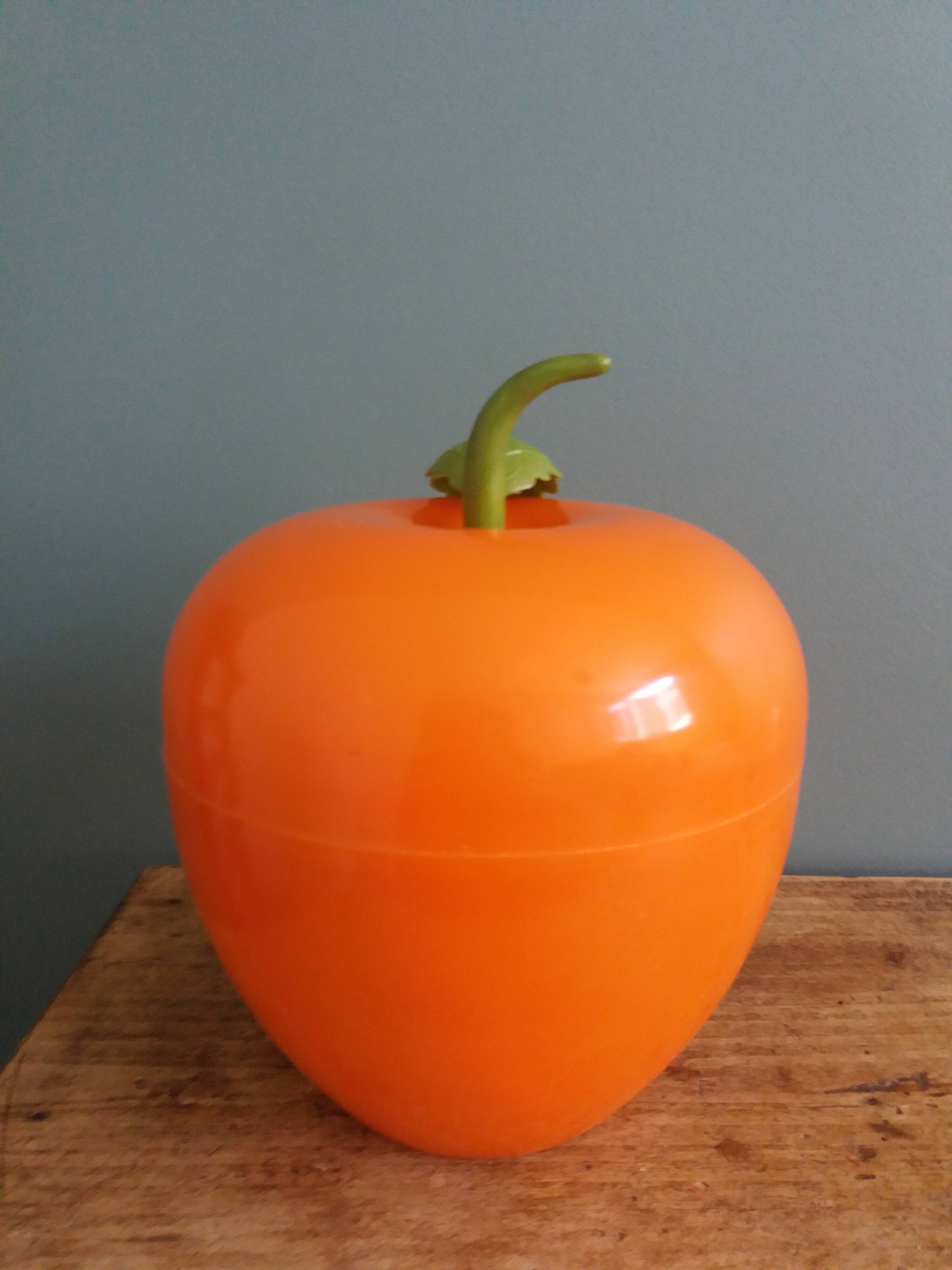 Somm ice bucket apple