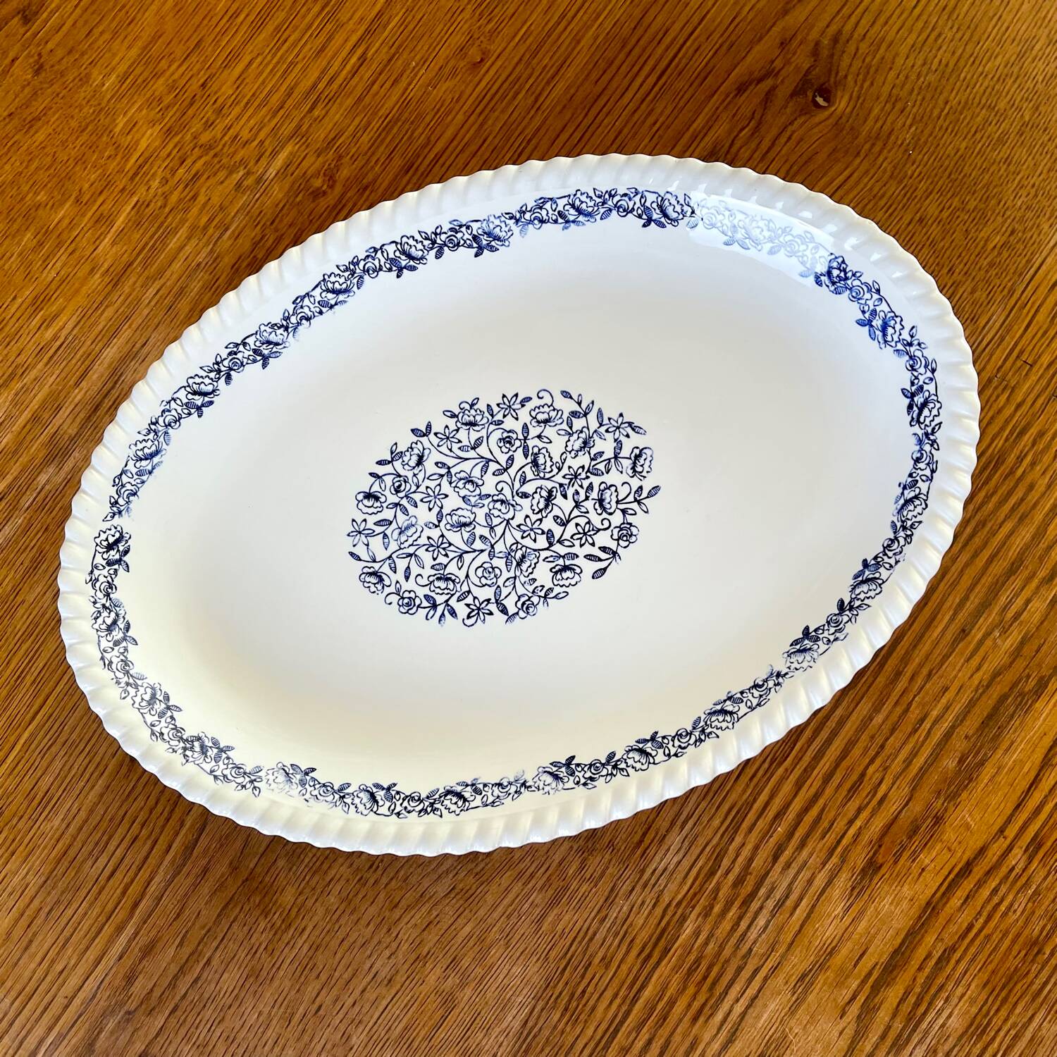Very large oval dish