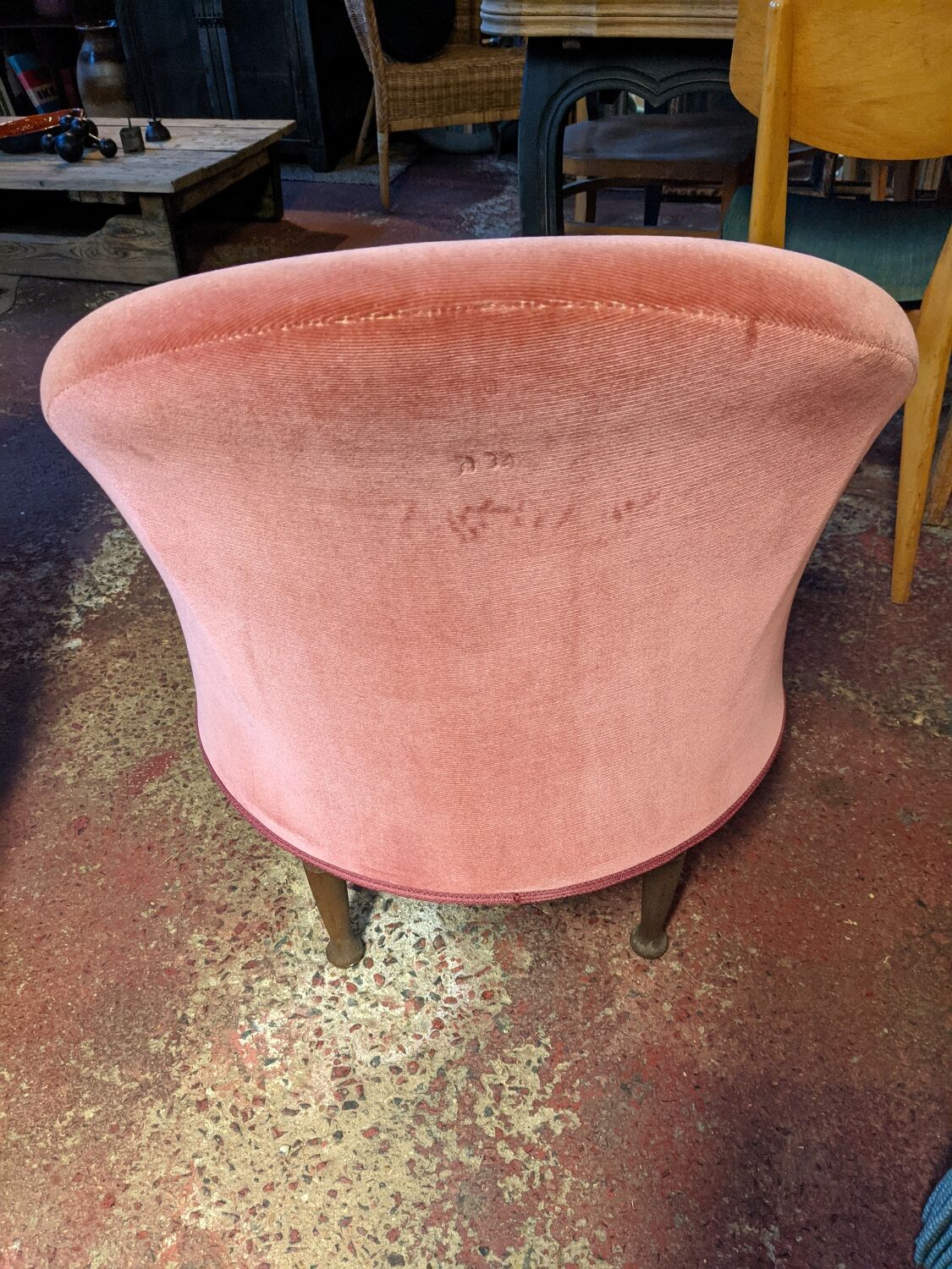 Toad armchair