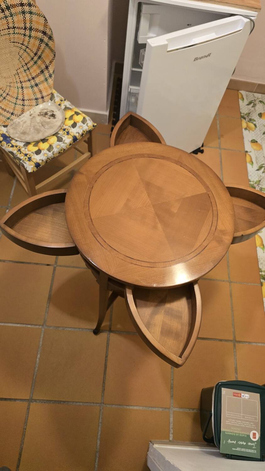 Pedestal Swivel Table with marquetry top
