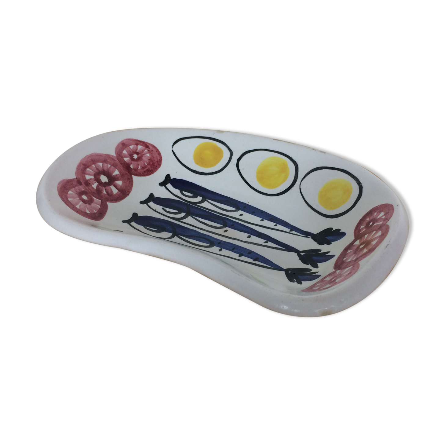 Cup in ceramic, fish and raw vegetables