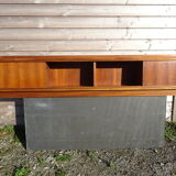 Cozy shelf 50s sliding doors