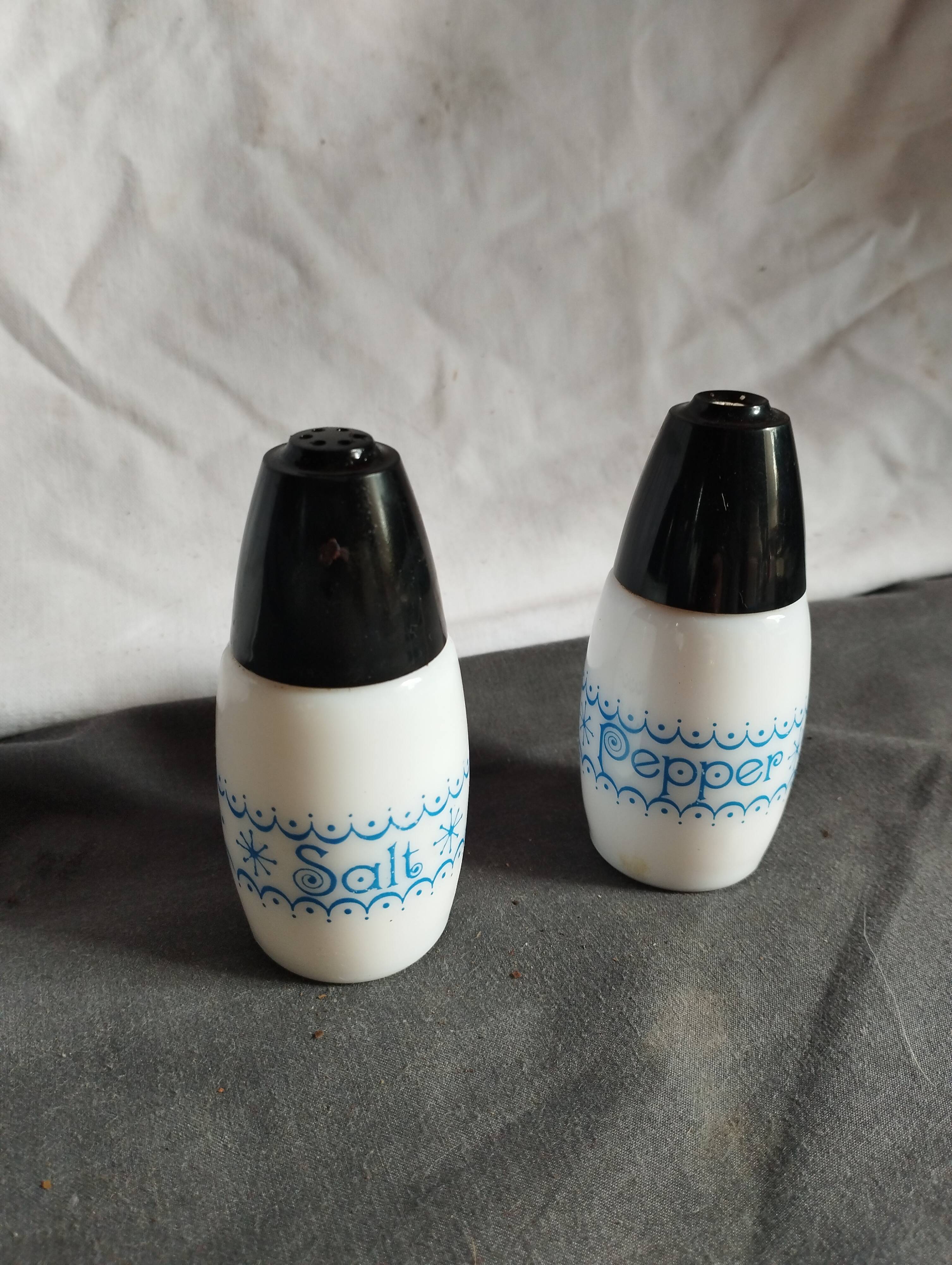 duo salt and pepper shaker Gemco blue flakes