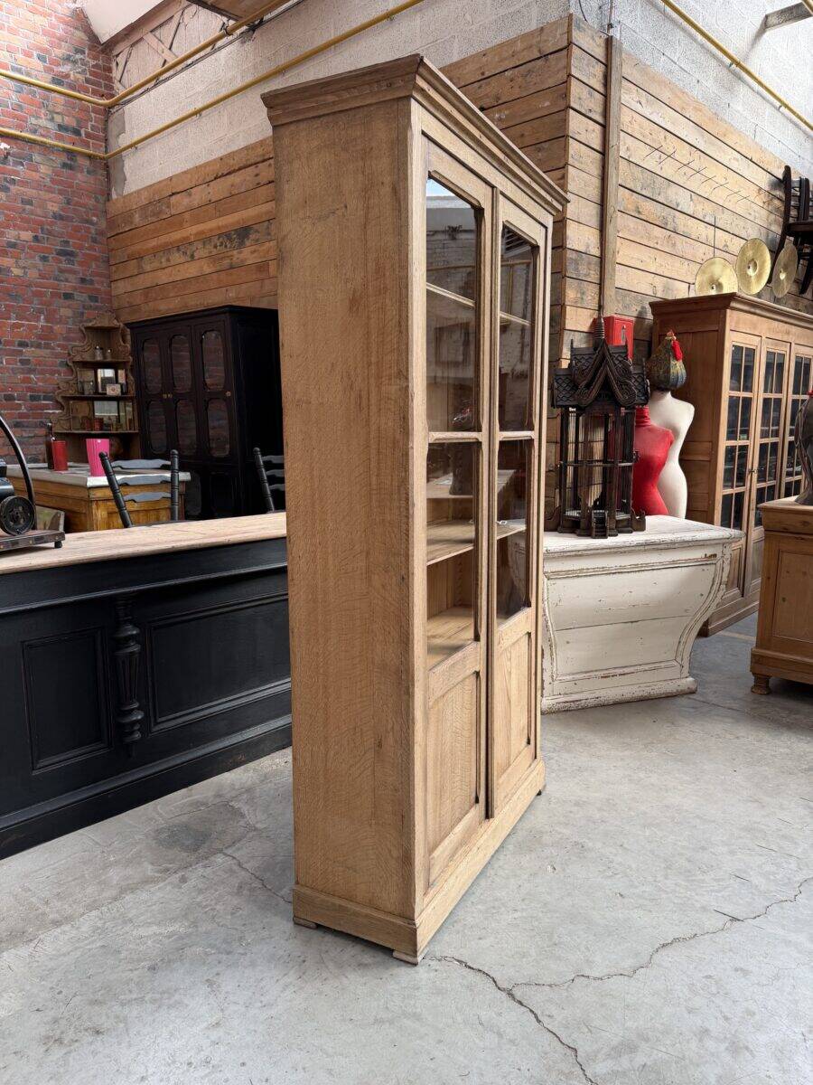 Vitrine en chêne début XXème