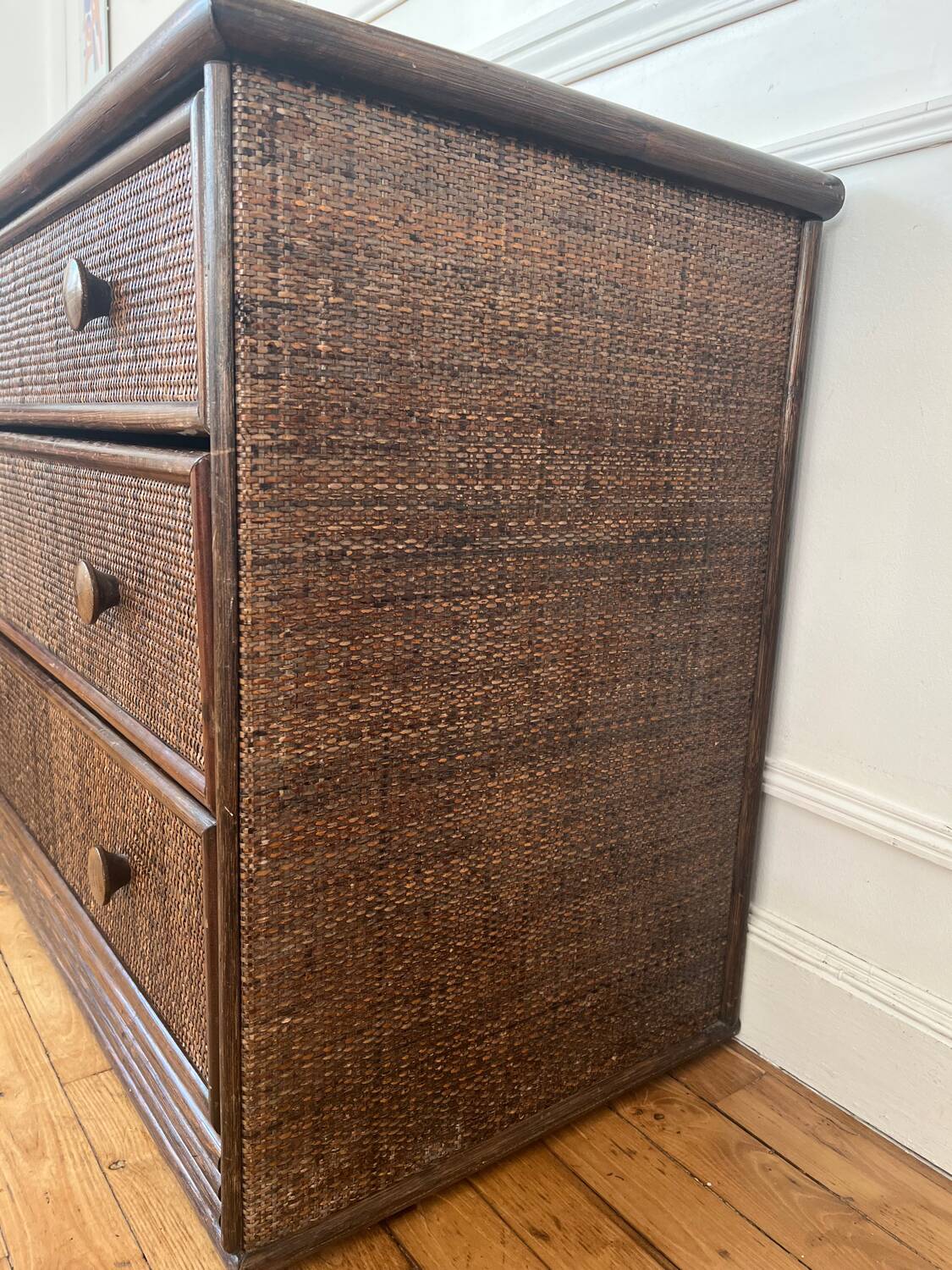 Commode en rotin vintage