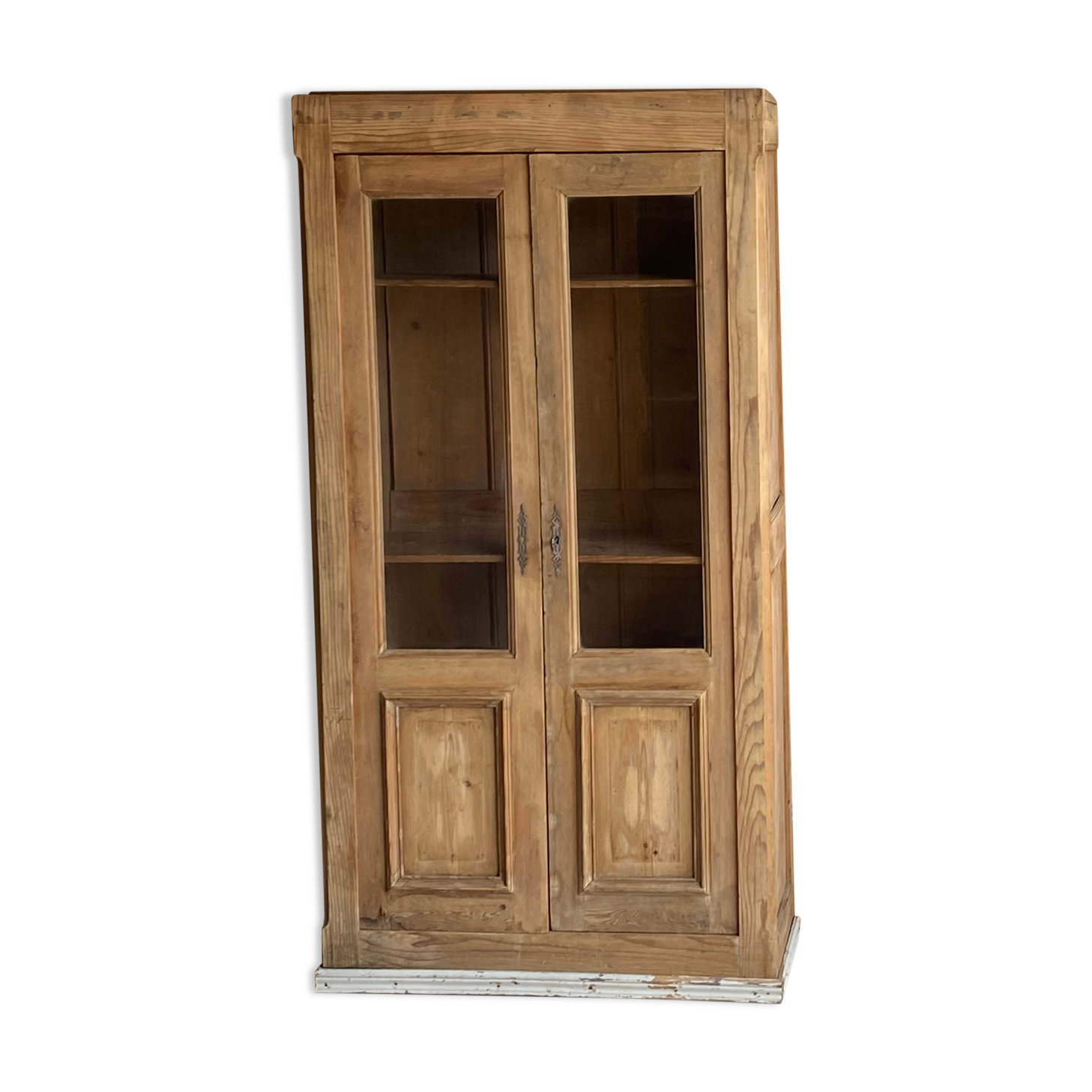 Parisian showcase cabinet