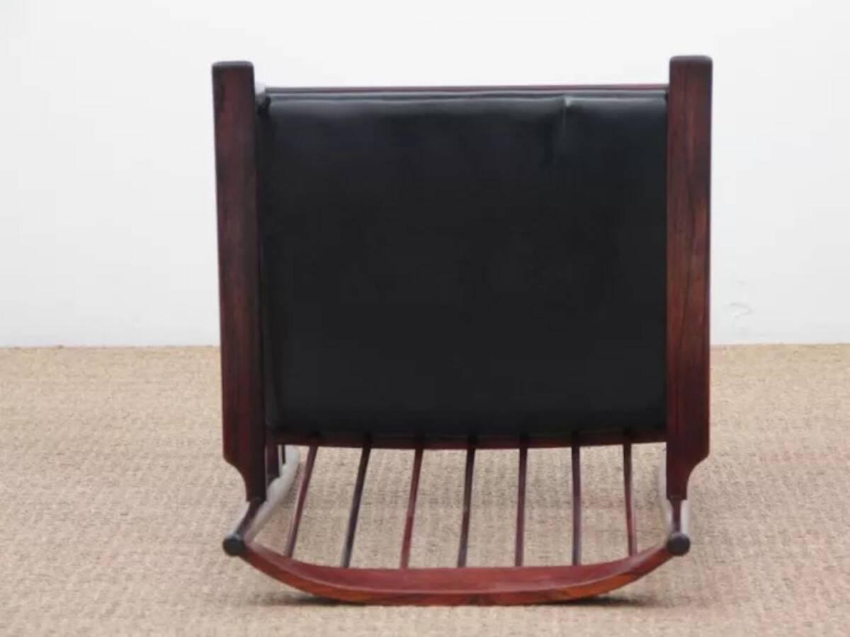Pair of armchairs, side table, Danish in rosewood, Arne Vodder 1960.