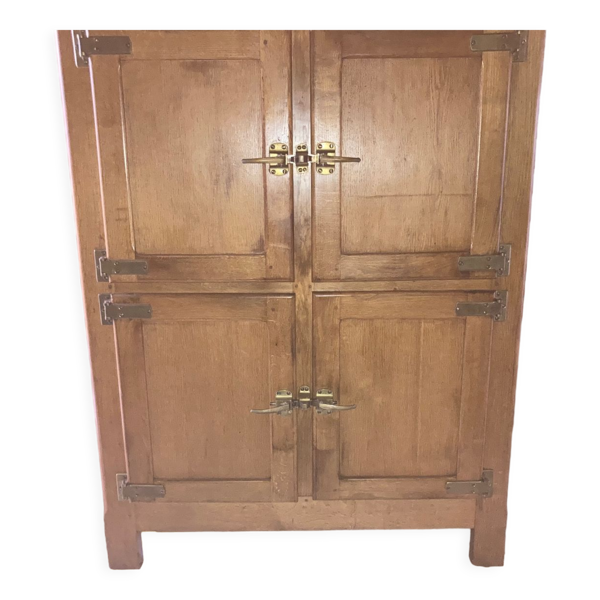 Ancien frigo de boucher transformé en meuble de rangement - Bon état sur Selency