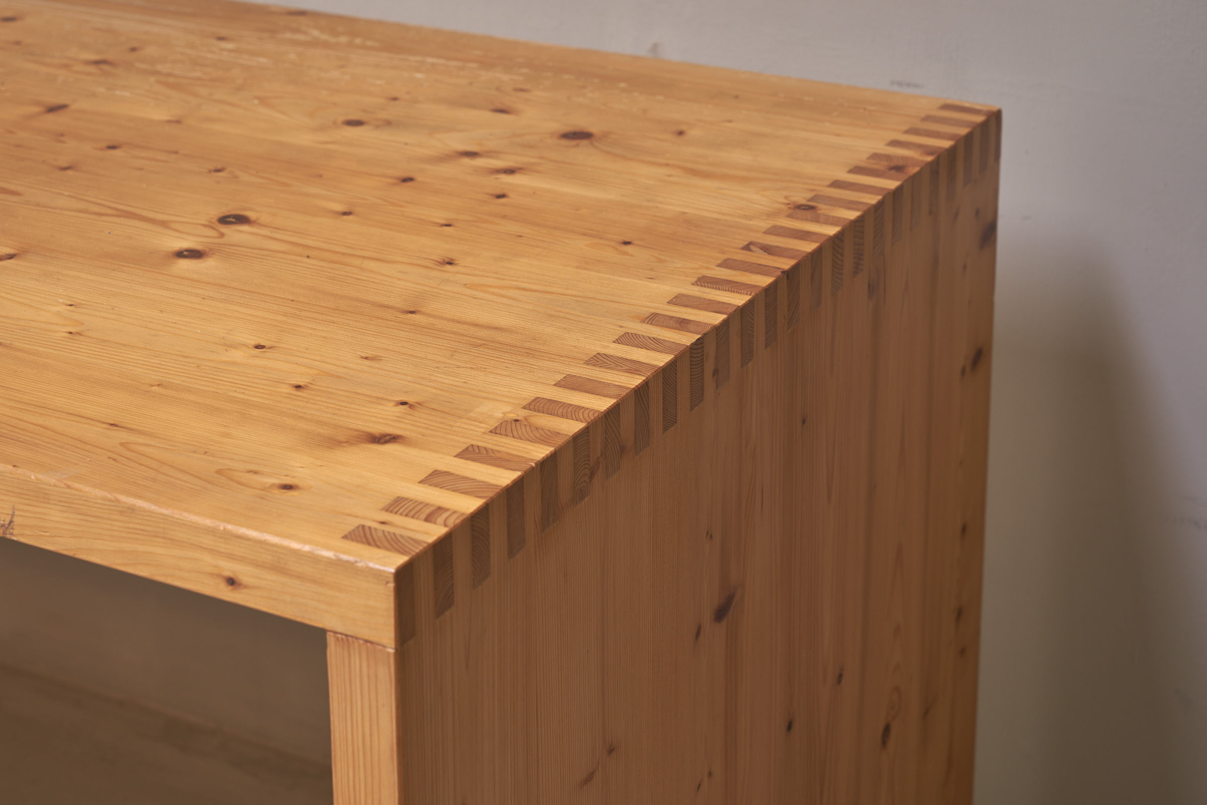 Desk in solid pine by Ate van Apeldoorn for Houtwerk Hattem, The Netherlands