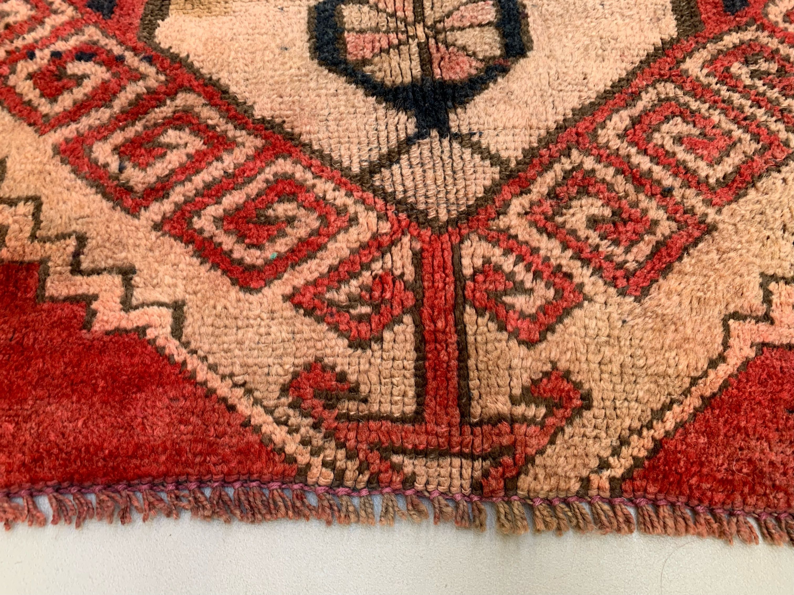 Vintage western turkish rug oriental 115x124 cm